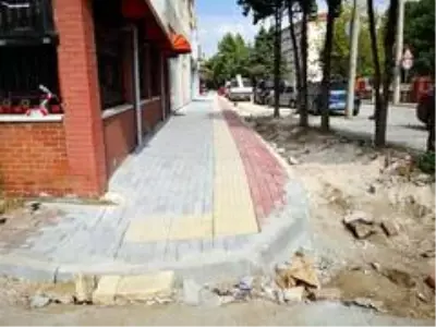 Osmangazi'de kaldırımlar düzenleniyor Osmangazi'de kaldırımlar düzenleniyor