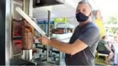 İhtiyaç sahiplerine ücretsiz yemek veren lokanta sahibi, ikinci şubesini açtı: Dağıttıkça daha çok kazandım