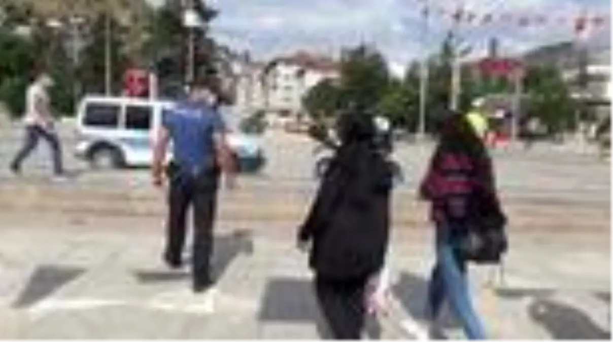 TOKAT YKS adaylarının yardımına yine polis yetişti