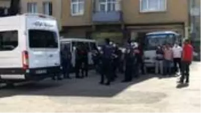 Alacak verecek meselesi yüzünden çıkan kavgada baba ve oğlu yaralandı Alacak verecek meselesi yüzünden çıkan kavgada baba ve oğlu yaralandı