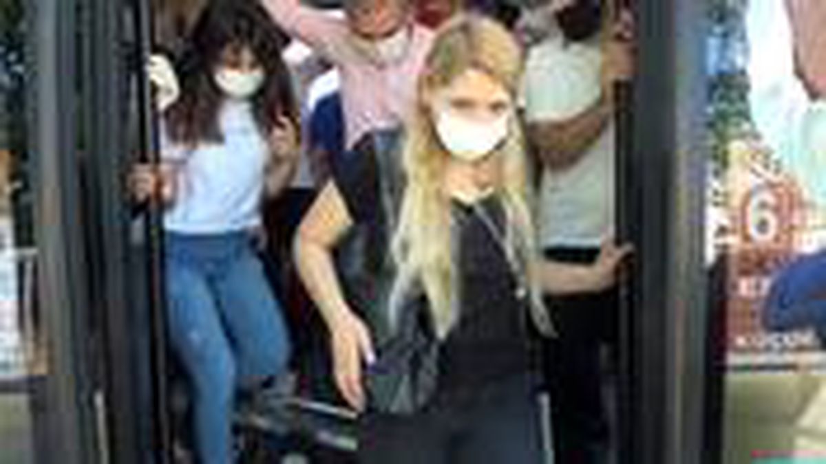 Aracında 14 yerine 37 yolcu taşıyan minübüs şoförü, suçu polise attı: Sayı saymayı bilmiyorsunuz