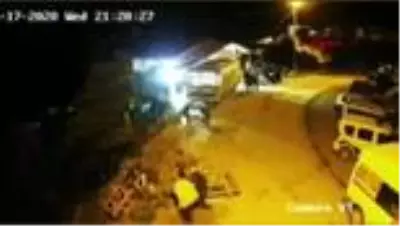 ARTVİN Oturan 2 kişiyle yamaca devrilen piknik masası kamerada