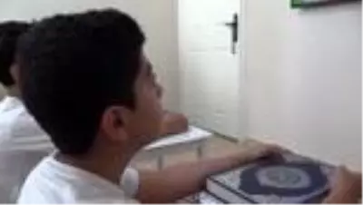 Çocuklar uzaktan eğitim ile Kur'an-ı Kerim öğreniyor - DİYARBAKIR Çocuklar uzaktan eğitim ile Kur'an-ı Kerim öğreniyor - DİYARBAKIR