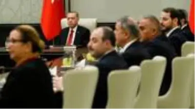 Cumhurbaşkanlığı Kabinesi'nde değişim beklentisi! Birleştirilen 2 bakanlık yeniden ayrılıyor Cumhurbaşkanlığı Kabinesi'nde değişim beklentisi! Birleştirilen 2 bakanlık yeniden ayrılıyor