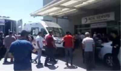 Duvar örme kavgasında 13 kişi yaralandı Duvar örme kavgasında 13 kişi yaralandı
