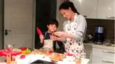 Ebru Şallı, vefat eden 9 yaşındaki oğluyla çekilen fotoğrafını paylaştı: Seni çok özledim ponçiğim Ebru Şallı, vefat eden 9 yaşındaki oğluyla çekilen fotoğrafını paylaştı: Seni çok özledim ponçiğim
