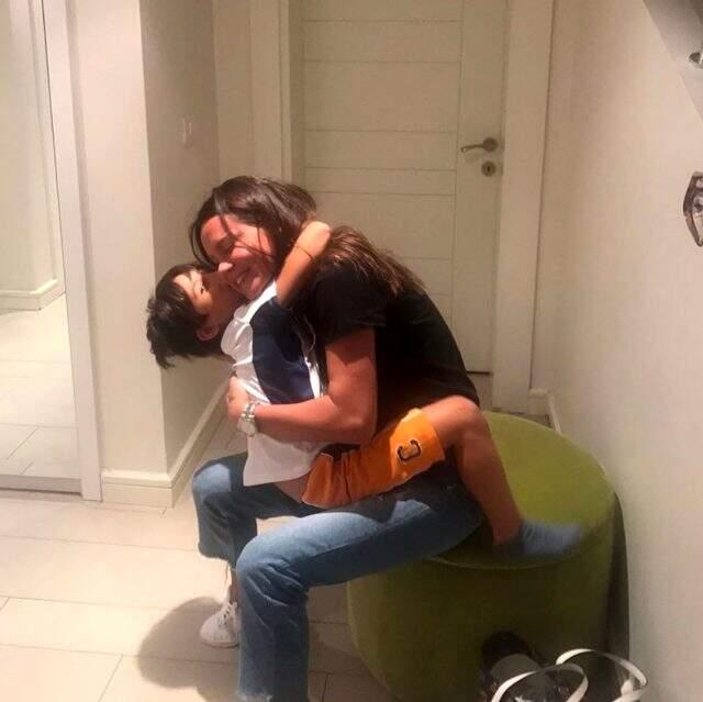 Ebru Şallı, vefat eden 9 yaşındaki oğluyla çekilen fotoğrafını paylaştı: Seni çok özledim ponçiğim Ebru Şallı, vefat eden 9 yaşındaki oğluyla çekilen fotoğrafını paylaştı: Seni çok özledim ponçiğim