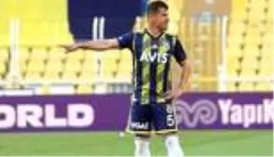 Emre Belözoğlu futbolu bırakıyor mu? Emre Belözoğlu sezon sonu futbolu bırakacak mı? Emre Belözoğlu 1 yıl daha oynayacak mı?