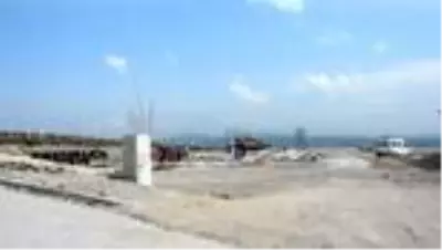 Genç yaşta ayrıldığı memleketinde göçü önlemek için fabrika kuruyor Genç yaşta ayrıldığı memleketinde göçü önlemek için fabrika kuruyor