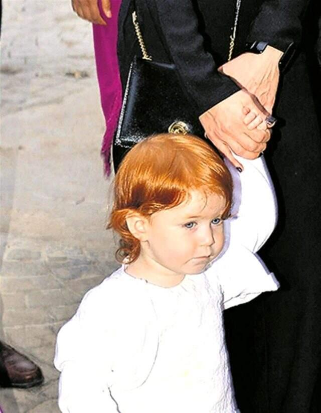 Gökhan Özoğuz, kızı Ayşe'nin fotoğrafını ilk kez paylaştı Gökhan Özoğuz, kızı Ayşe'nin fotoğrafını ilk kez paylaştı
