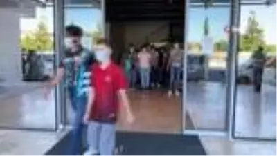 Son Dakika | İstanbul'daki asker uğurlamalarında terör estiren magandalara rekor ceza Son Dakika | İstanbul'daki asker uğurlamalarında terör estiren magandalara rekor ceza