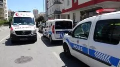 Kıskandığı kadını 10 yerinden bıçakladı Kıskandığı kadını 10 yerinden bıçakladı