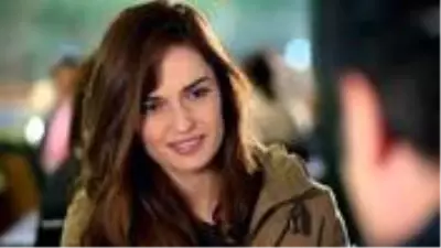 Oyuncu Selin Demiratar kendisinden 10 yaş büyük Mehmet Ali Çebi ile evlendi Oyuncu Selin Demiratar kendisinden 10 yaş büyük Mehmet Ali Çebi ile evlendi