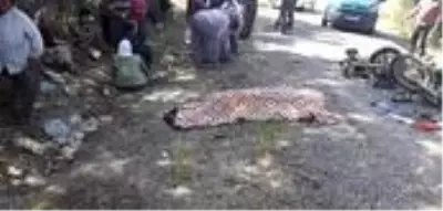 Uşak'ta motosiklet kazasında 2 kişi hayatını kaybetti, 1 kişi yaralandı Uşak'ta motosiklet kazasında 2 kişi hayatını kaybetti, 1 kişi yaralandı
