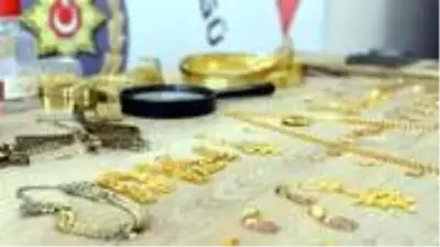 Şeytanın bile aklına gelmez! 5 kuruşları eriterek yaptıkları sahte altınları kuyumculara sattılar Şeytanın bile aklına gelmez! 5 kuruşları eriterek yaptıkları sahte altınları kuyumculara sattılar