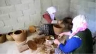50 yaşındaki Suphiye Özabay, 40 yıldır toprağa hayat veriyor 50 yaşındaki Suphiye Özabay, 40 yıldır toprağa hayat veriyor