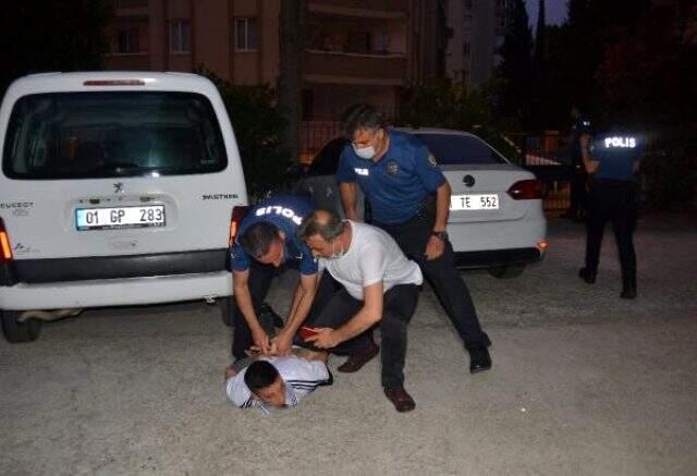 Adana Çay bayat' deyip, öğretmene kurşun yağdırdı, otoparkta saklanırken yakalandı Adana Çay bayat' deyip, öğretmene kurşun yağdırdı, otoparkta saklanırken yakalandı