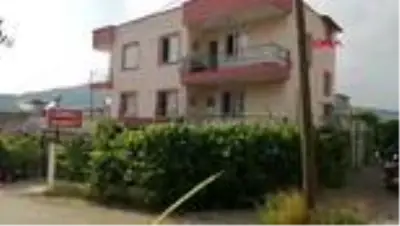 Cinnet getiren baba, iki kızını pompalı tüfekle öldürdükten sonra intihar etti Cinnet getiren baba, iki kızını pompalı tüfekle öldürdükten sonra intihar etti