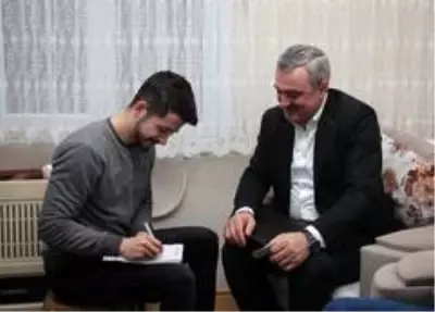 Ak Parti İstanbul'dan 100 bin yeni üye ve online üyelik hamlesi Ak Parti İstanbul'dan 100 bin yeni üye ve online üyelik hamlesi