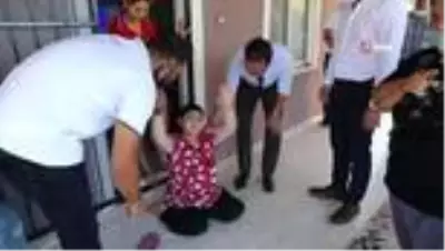 - Başkan Oktay, 11 yaşındaki engelli Berat'ı evinde ziyaret etti - Başkan Oktay, 11 yaşındaki engelli Berat'ı evinde ziyaret etti