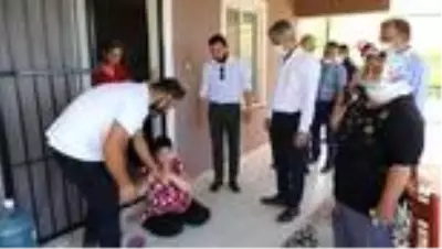 - Başkan Oktay, 11 yaşındaki engelli Berat'ı evinde ziyaret etti - Başkan Oktay, 11 yaşındaki engelli Berat'ı evinde ziyaret etti