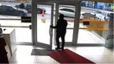 Polisin uzun takibi sonucunda VillaBank çetesi çökertildi Polisin uzun takibi sonucunda VillaBank çetesi çökertildi