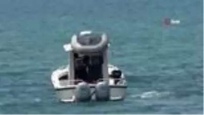 Battığı iddia edilen tekne ve içerisindeki şahsı arama çalışmaları yeniden başlatıldı Battığı iddia edilen tekne ve içerisindeki şahsı arama çalışmaları yeniden başlatıldı
