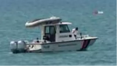 Battığı iddia edilen tekne ve içerisindeki şahsı arama çalışmaları yeniden başlatıldı Battığı iddia edilen tekne ve içerisindeki şahsı arama çalışmaları yeniden başlatıldı