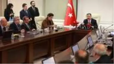 Bilim Kurulu Üyesi Prof. Dr. İlhami Çelik: Ortaya atılan aşı reklamları şimdilik boş Bilim Kurulu Üyesi Prof. Dr. İlhami Çelik: Ortaya atılan aşı reklamları şimdilik boş