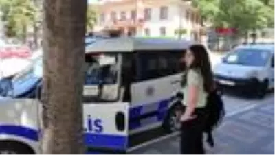 BURSA Karadenizli polis memuru, şivesiyle gülümsetti BURSA Karadenizli polis memuru, şivesiyle gülümsetti