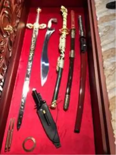 Ülke tarihinin en büyük operasyonunda dehşet verici kareler! Kılıç, tüfek ne ararsanız var Ülke tarihinin en büyük operasyonunda dehşet verici kareler! Kılıç, tüfek ne ararsanız var