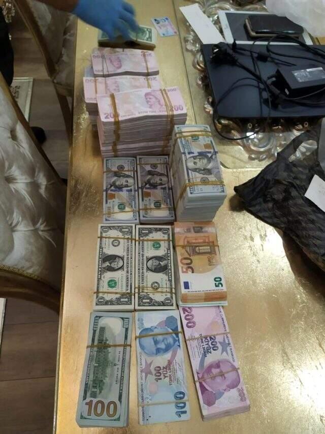 Cumhuriyet tarihinin en büyük uyuşturucu operasyonundan yeni ayrıntılar geldi! Milyonlarca lira ele geçirildi Cumhuriyet tarihinin en büyük uyuşturucu operasyonundan yeni ayrıntılar geldi! Milyonlarca lira ele geçirildi