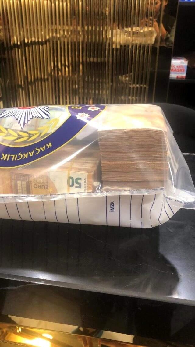 Cumhuriyet tarihinin en büyük uyuşturucu operasyonundan yeni ayrıntılar geldi! Milyonlarca lira ele geçirildi Cumhuriyet tarihinin en büyük uyuşturucu operasyonundan yeni ayrıntılar geldi! Milyonlarca lira ele geçirildi