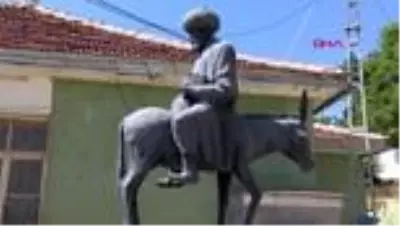 ESKİŞEHİR Nasreddin Hoca'nın doğum gününde göle maya çaldı, ters bindiği eşekten düştü ESKİŞEHİR Nasreddin Hoca'nın doğum gününde göle maya çaldı, ters bindiği eşekten düştü