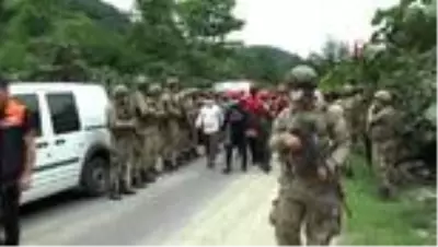 İlk bulgulara göre küçük İkra Nur öldürülerek dere yatağına atılmış