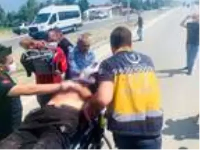 Kaza yerinde kalp masajıyla hayata döndürülen motosikletli, hastanede kurtarılamadı Kaza yerinde kalp masajıyla hayata döndürülen motosikletli, hastanede kurtarılamadı