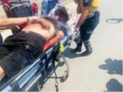 Kaza yerinde kalp masajıyla hayata döndürülen motosikletli, hastanede kurtarılamadı Kaza yerinde kalp masajıyla hayata döndürülen motosikletli, hastanede kurtarılamadı