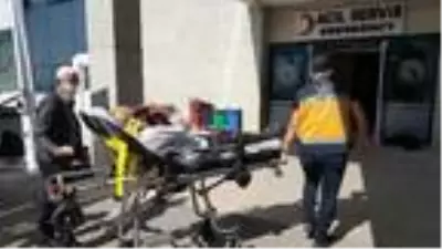 Kurbanlık koçla kafa tokuşturunca hastanelik oldu Kurbanlık koçla kafa tokuşturunca hastanelik oldu