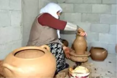 Mutki'de asırlık çanak çömlek geleneği sürüyor Mutki'de asırlık çanak çömlek geleneği sürüyor
