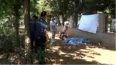 Antalya'da bir kişi, hastane bahçesindeki bankta ölü bulundu Antalya'da bir kişi, hastane bahçesindeki bankta ölü bulundu