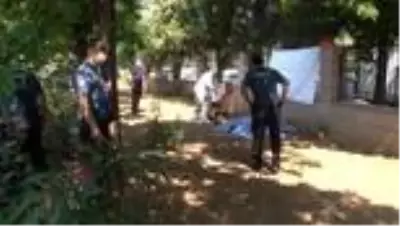 Antalya'da bir kişi, hastane bahçesindeki bankta ölü bulundu Antalya'da bir kişi, hastane bahçesindeki bankta ölü bulundu