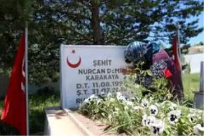 Şehit Bedirhan bebeğin anneannesinden Cumhurbaşkanı'na dua Şehit Bedirhan bebeğin anneannesinden Cumhurbaşkanı'na dua