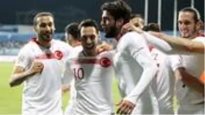 Sevilla, Ever Banega’nın boşluğunu milli oyuncu Okay Yokuşlu ile doldurmayı planlıyor