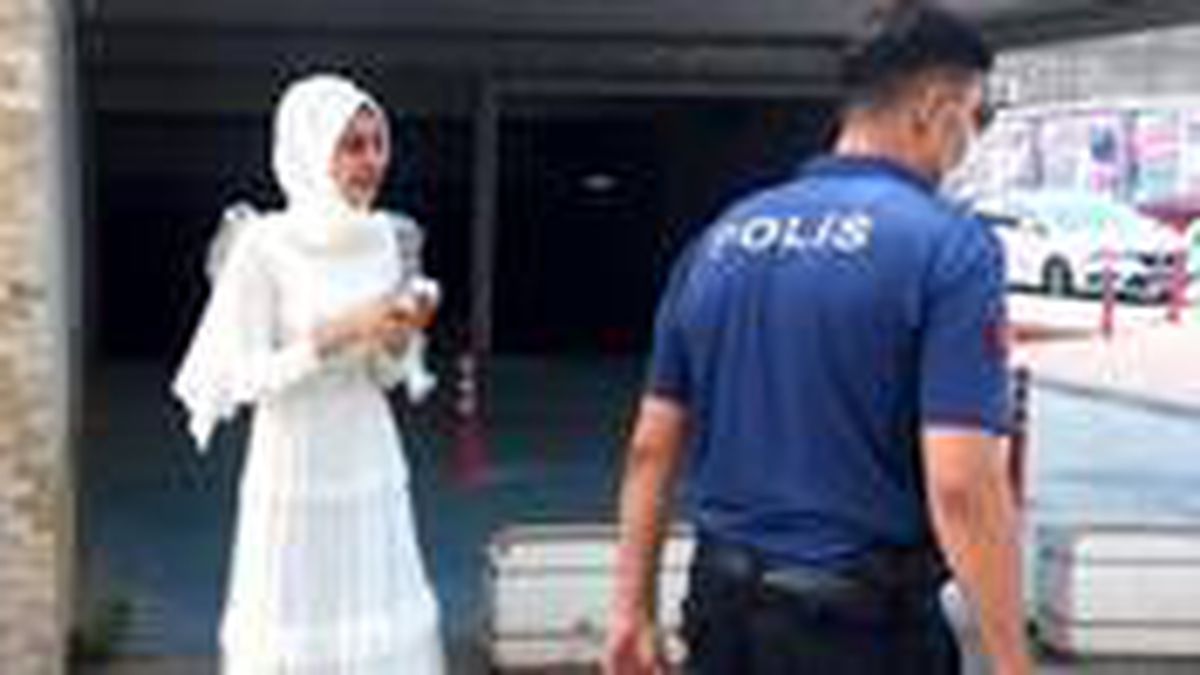 Zorla evlendirilmek istenen kız, nikah salonuna yapılan polis baskınıyla kurtarıldı