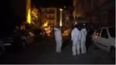 Arnavutköy'de böcek ilacından zehirlenen 10 kişi hastaneye kaldırıldı Arnavutköy'de böcek ilacından zehirlenen 10 kişi hastaneye kaldırıldı