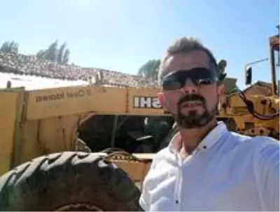 Aslanapa'da tarım arazilerine giden yollar yapılıyor Aslanapa'da tarım arazilerine giden yollar yapılıyor