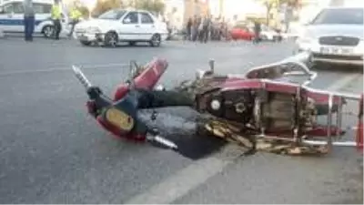 Bafra'da otomobil ile motosiklet çarpıştı: 1 yaralı Bafra'da otomobil ile motosiklet çarpıştı: 1 yaralı