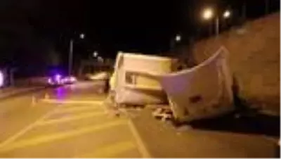 Bariyere çarpan tır alt yola düştü: 1 yaralı