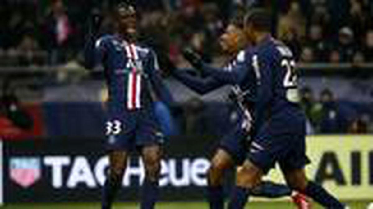Bayern Münih, PSG'li Tanguy Nianzou Kouassi'yi transfer etti