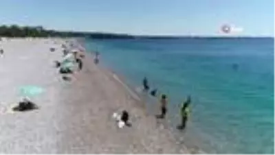 'Böyle cankurtaranlara can kurban' diyenlere inat görev başındalar 'Böyle cankurtaranlara can kurban' diyenlere inat görev başındalar